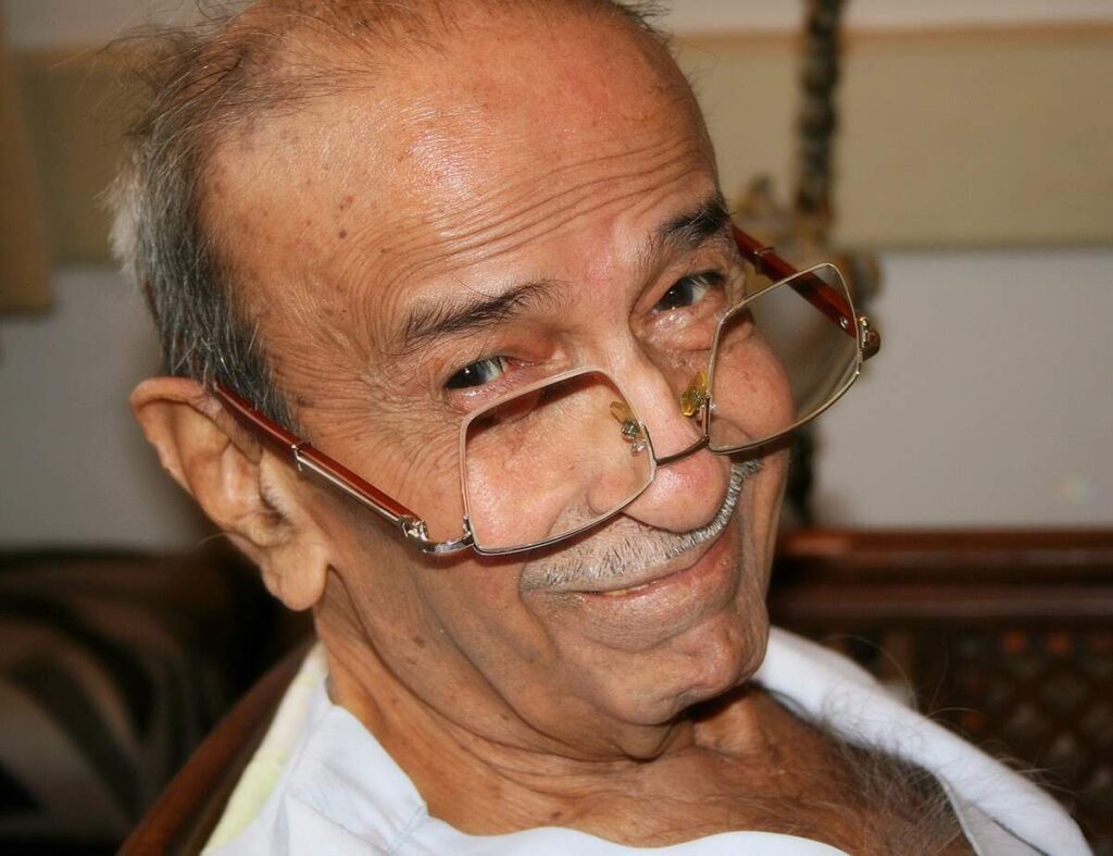 Taarak Mehta Death Anniversary Learn his life on the death anniversary of Indian author Tarak Mehta