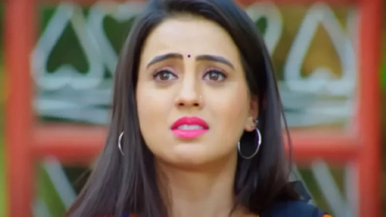 This blockbuster film of Akshara Singh is the perfect temper of romance and emotion, now you can see exactly free