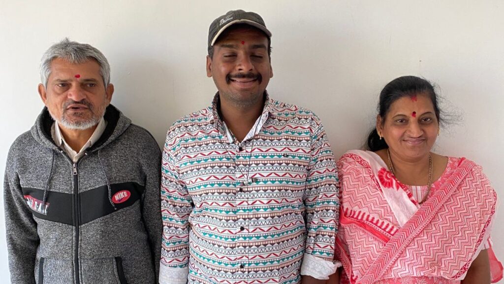 Three members of the same family committed suicide in Surat, Gujarat - India tv hindi