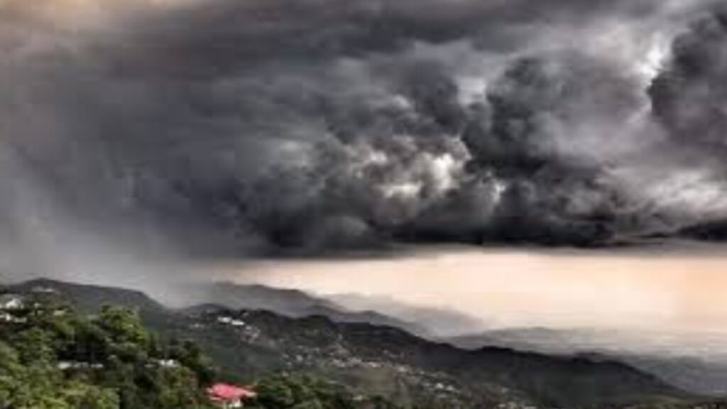 Torrential heat in Gujarat -Odisha, rain with thunderstorms in some states, hail will fall - India tv hindi