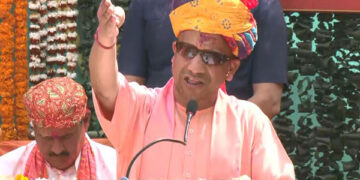 UP: Leaders wished Holi, Adityanath described the festival as a 'messenger of unity'