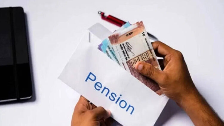 1 अप्रैल से लागू होगी यूनिफाइड पेंशन स्कीम, अब हर सरकारी कर्मचारियों को मिलेगी निश्चित Pe