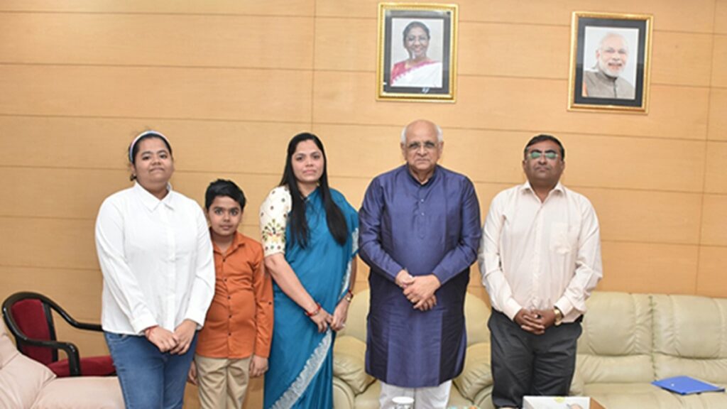 Who is 'Khichdi King' Jagdish Bhai Jethwa, who met Gujarat CM Bhupendra Patel - India tv hindi