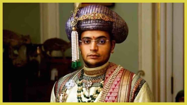 Yaduveer krishnadatta chamaaraja wadiyar wikipedia biography age Family Net Worth and Political Care Bjp Famous Leader Yaduveveer Yaduveveer Krishnadatta Chamaraja Wadiyar Ka Jivan Parichay in Hindi News Yaduveer Krishnadatta Chamaaraja Wadiyar: Yaduvir Krishnadatta Chamaraja Wadiyar is popular as a coordinator of culture, tradition and modern politics. News Track in Hindi