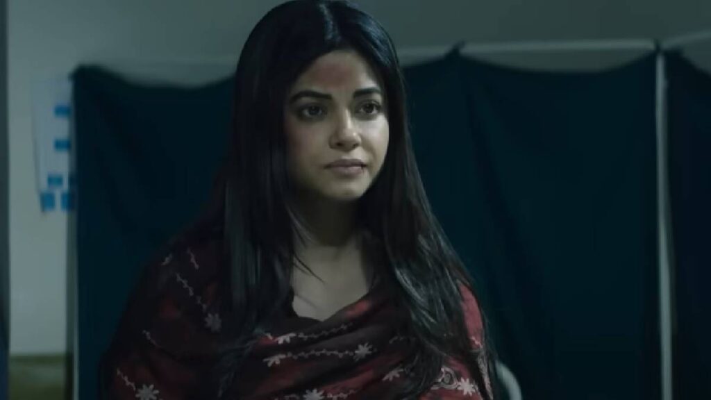 2 hours and 5 minutes clean mystery-thriller, no murder nor violence filled scenes-India tv hindi