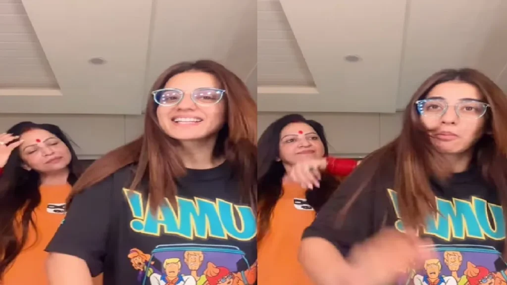 Akshara Singh's fun with her mother got slapped in return, actress was surprised