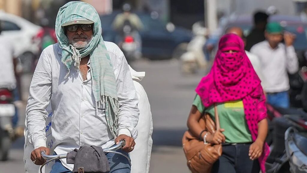 All records breaking heat, temperature in 26 places in the country reached 43 degrees - India tv hindi