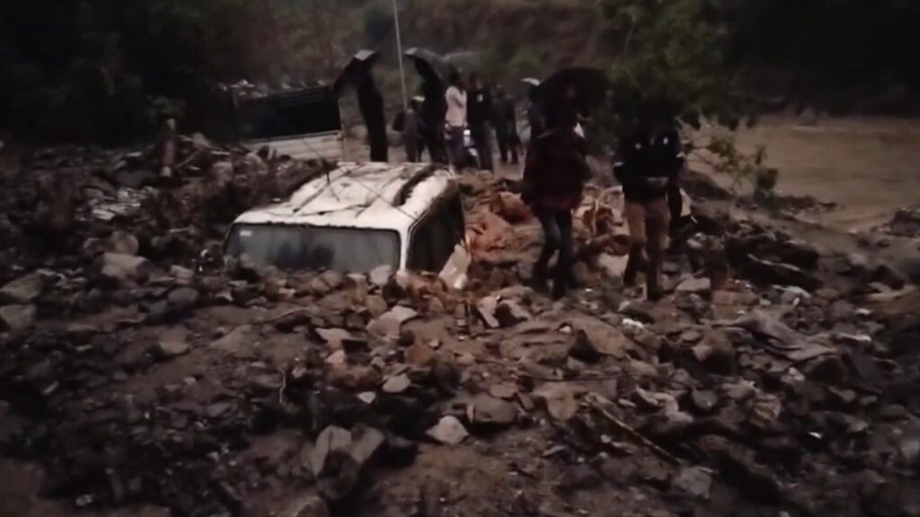April rains created a ruckus in Chamoli, trains in the flood; Video surfaced - India tv hindi