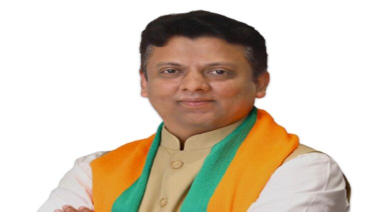 BJP Leader Dhaval LaxmanBhai Patel | BJP Leader Dhaval LaxmanBhai Patel Biography Age Family Net Worth And Political Career in Hindi | News Track Hindi News | Latest Update Hindi Samachar | Dhaval Laxmanbhai Patel Bio: BJP leader Dhawal Laxmanbhai Patel's inspiring journey from village rings to the corridors of Parliament. News Track in Hindi