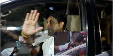 BJP Union Minister Jyotiraditya Scindia | MP News in Hindi | Jyotiraditya Scindia Viral Video | On the stage, the Union Minister of BJP openly said that 'I took your betel nut ...'. News Track in Hindi