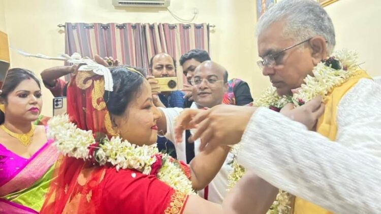 BJP leader Dilip Ghosh tied in marriage, see photos of marriage here - India tv hindi