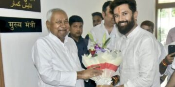 Bihar Assembly Election Chirag Paswan Eyes Nitish Kumars Seat Cold Pose a Major Threat Hets at a Significant Role in Bihar | Bihar Assembly Election: Chirag Paswan's eye on Nitish Kumar's chair! There can be a big danger, signs of big role in Bihar. News Track in Hindi