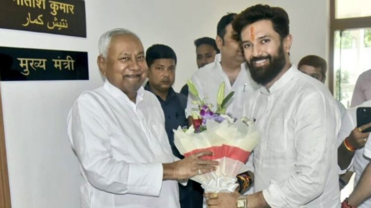 Bihar Assembly Election Chirag Paswan Eyes Nitish Kumars Seat Cold Pose a Major Threat Hets at a Significant Role in Bihar | Bihar Assembly Election: Chirag Paswan's eye on Nitish Kumar's chair! There can be a big danger, signs of big role in Bihar. News Track in Hindi