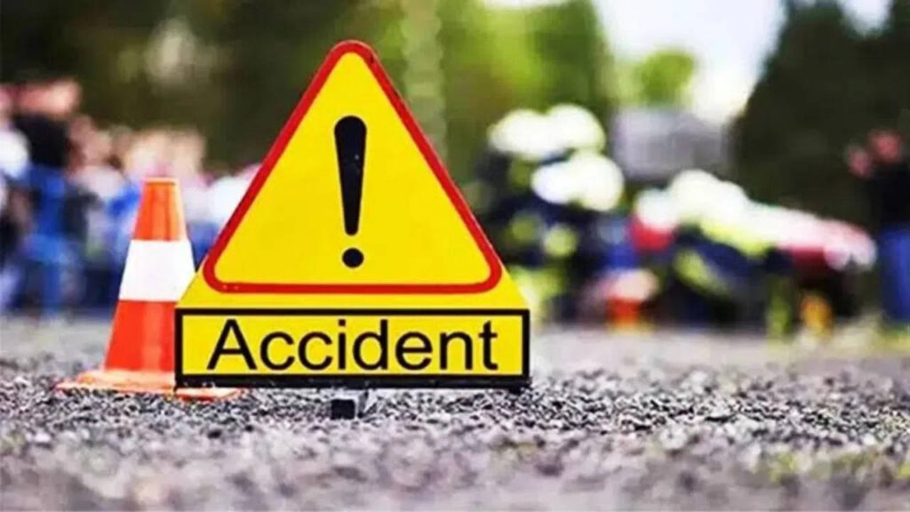 Car collided with a trolley in Jaipur, 5 people, including innocent girl, died, family was going to Khatu Shyam