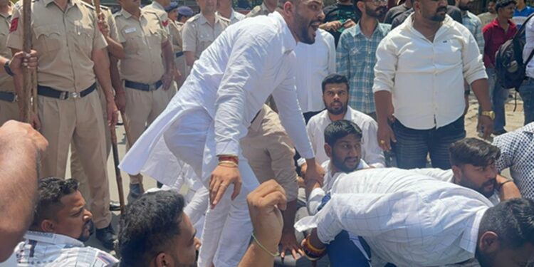 Chandigarh Youth Congress protest against political handicap of ED