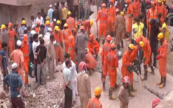 Delhi: 11 people died due to falling residential building in Mustafabad, 22 feared trapped; CM ordered an inquiry