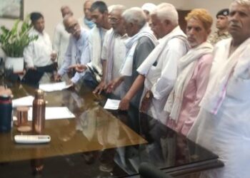 Demand to connect the deprived dams of Dausa under Eastern Canal Scheme, Bharatiya Farmers Union submitted memorandum to collector