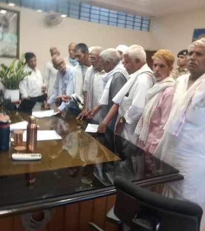 Demand to connect the deprived dams of Dausa under Eastern Canal Scheme, Bharatiya Farmers Union submitted memorandum to collector
