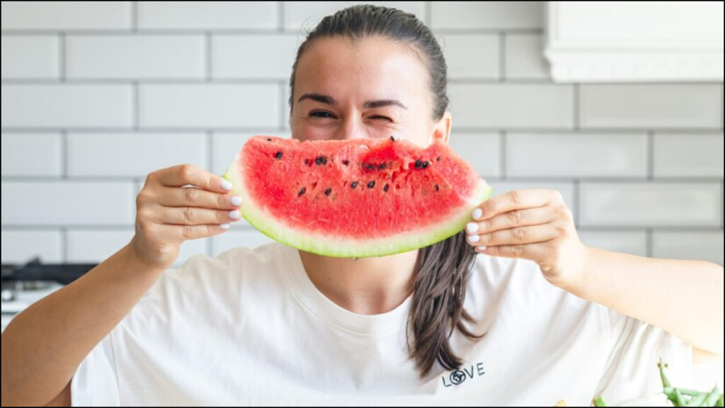 Eat watermelon seeds accidentally, know what happens inside the stomach - India tv hindi