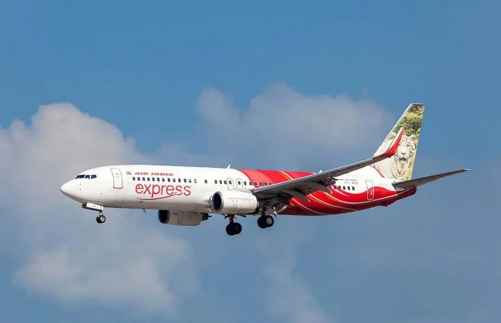 Flight going to Delhi is delayed by 7 hours, passengers kept getting upset over Airport, expressed resentment