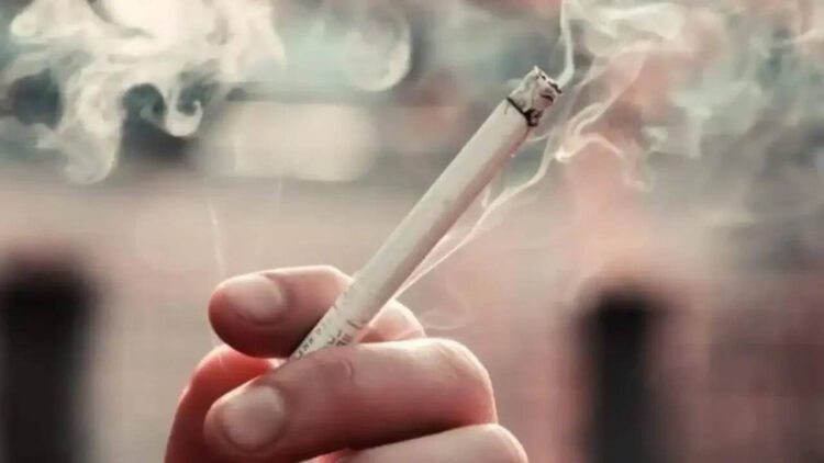 Foul smell was spreading due to suitcase lying on the roadside, when the police opened, the mind became numb after seeing