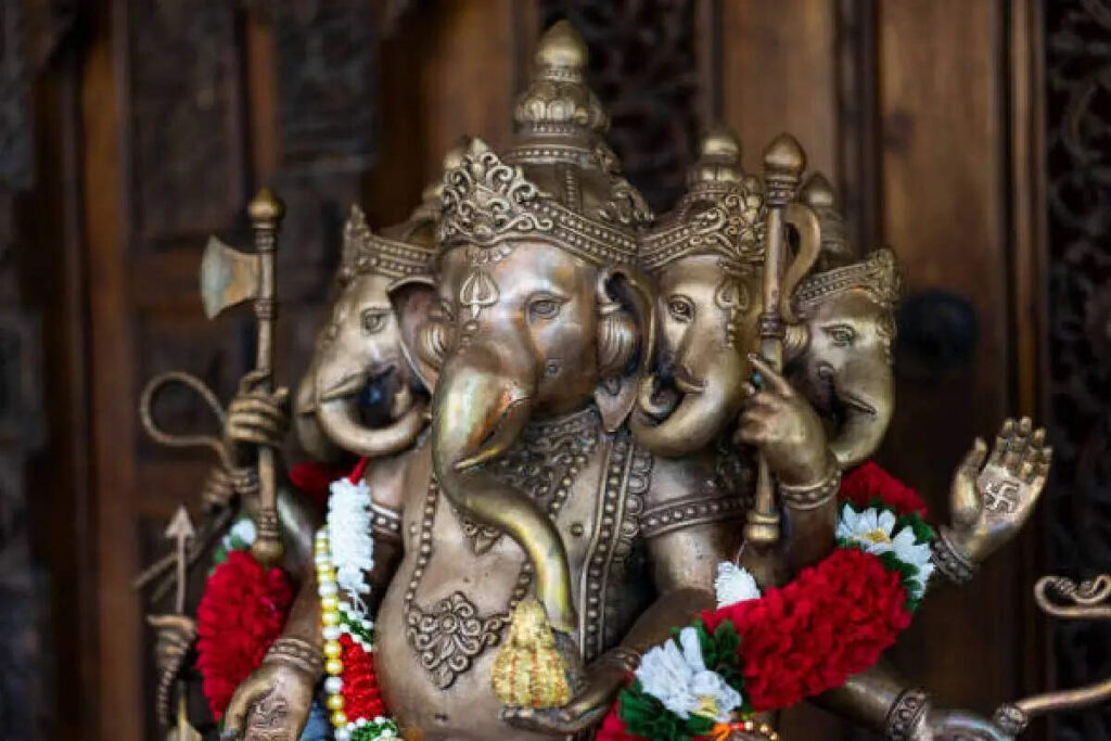गणेशाष्टकम पाठ से खुलेंगे सुख-समृद्धि के द्वार, 2 मिनट के शानदार वीडियो में जाने उच्चारण का सही तरीका और महत्त्व 
