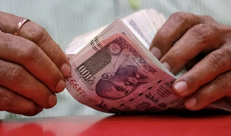 HDFC Bank reduced 50 basis points in interest rates of fixed deposits, implemented from 19 April