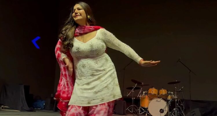 Haryanvi Song: गदर Sapna Choudhary का धमाकेदार डांस और हरियाणवी म्यूजिक का नया बवाल