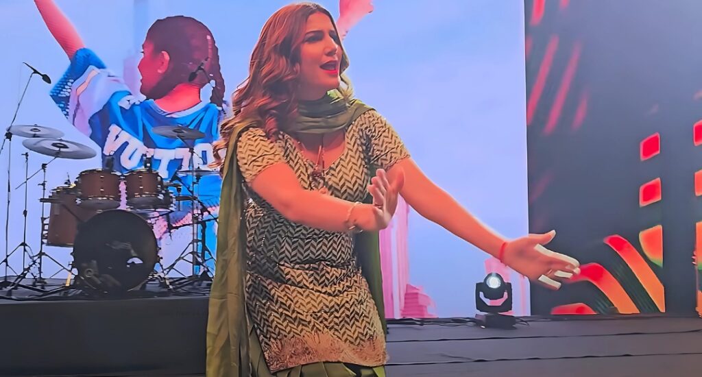 Haryanvi Song: छलिया Sapna Choudhary की नई धमाकेदार परफॉर्मेंस से झूम उठा हरियाणा
