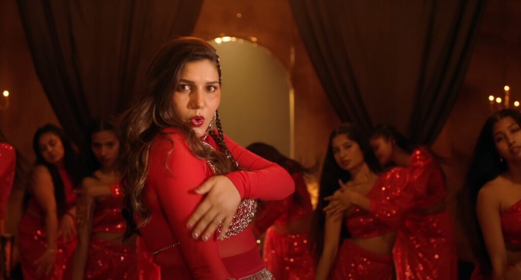 Haryanvi Song: Sapna Choudhary और Branded Fouji की दमदार प्रस्तुति ने मचा दी धूम