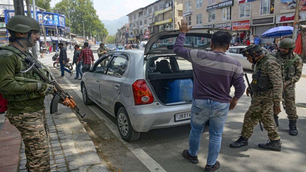 High alert in Delhi -Mumbai and UP after Pahalgam attack, tourist places are closely monitored - India tv hindi