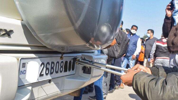 How to apply for High Security Registration Plate in Delhi? Learn penalty - India tv hindi
