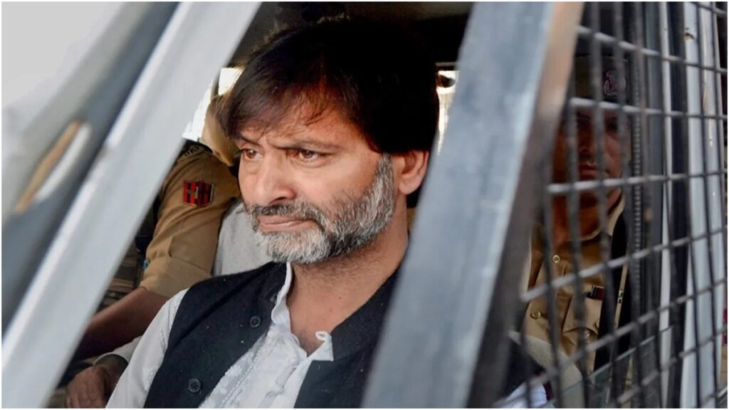 'I was not a terrorist, I was talking to 7 Prime Ministers', Yasin Malik's statement in SC - India tv hindi