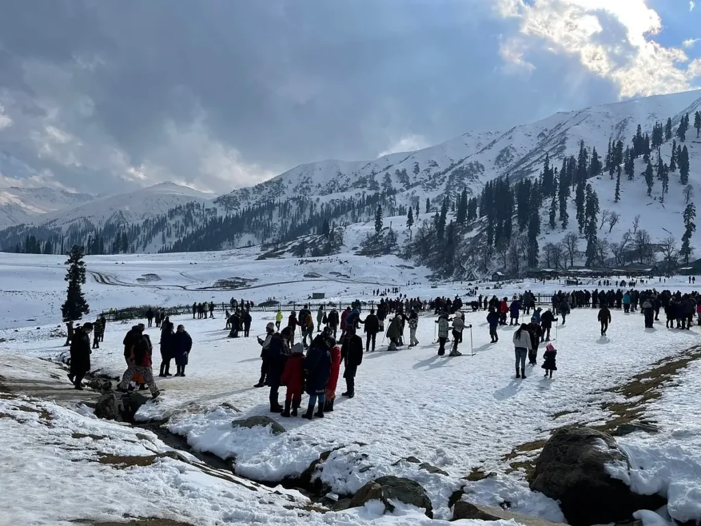 IRCTC brought Kashmir Tour Package for tour in summer, all facilities will be available, starting from 22 June