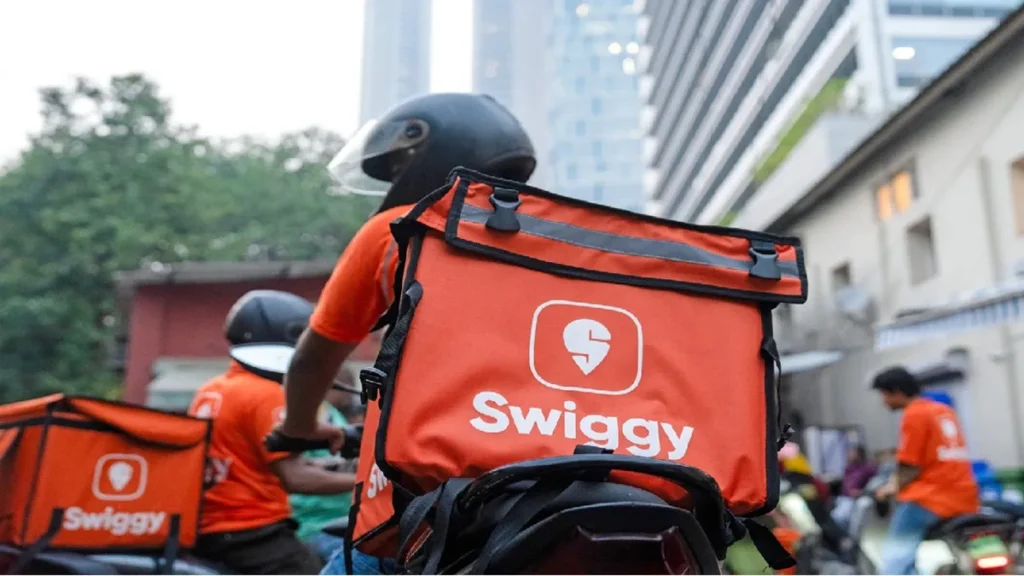 Intead of Veg Biryani, 'Non Veg Biryani' Parcel: The woman has gone to the veg biryani of the order from Swiggi, the parcel became 'non-veg', after eating two bite, it was discovered, lady ordered veg biryani from swiggy, the parcel was 'non-veg', Found Out after eating two bits