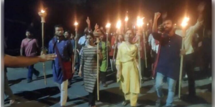 JNU Students' Union Elections: Left and Right Organizations showed strength, slogans in torch procession