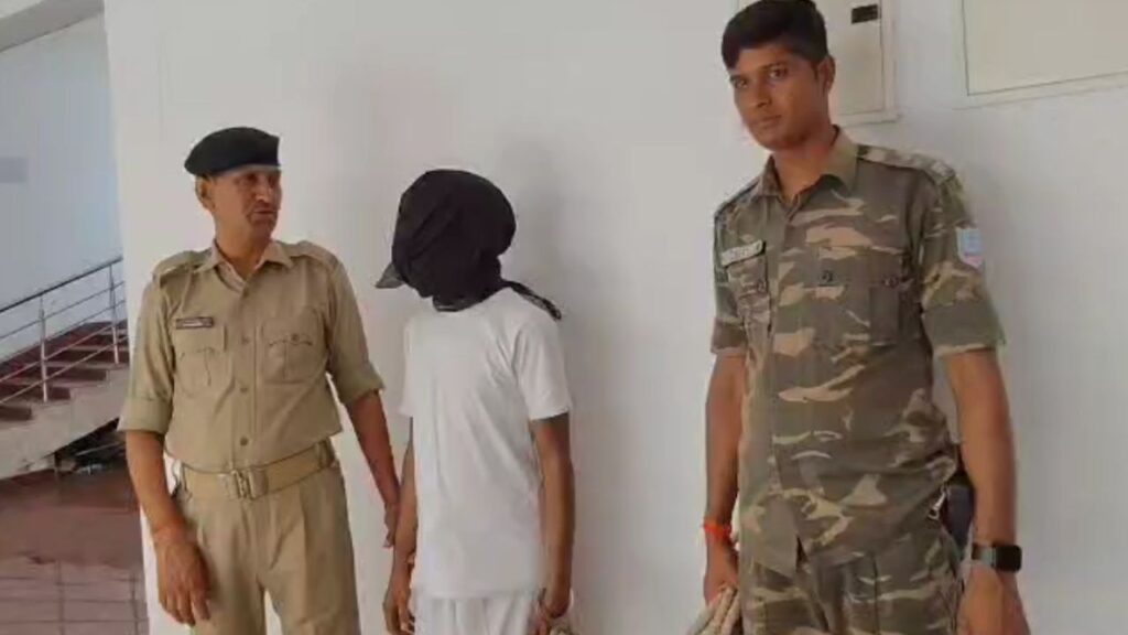 Jharkhand Police | Jharkhand Police Arrested Naushad | Jharkhand Person Thanked Pakistan for Pahalgam Tourist Attack | Pahalgam Terror Attack | Jharkhand News | Latest Hindi News | , Thank you, thank you, Lashkar-e-Taiyaba ... The young man who celebrated the Pahalgam attack arrested, said this for RSS-BJP. News Track in Hindi