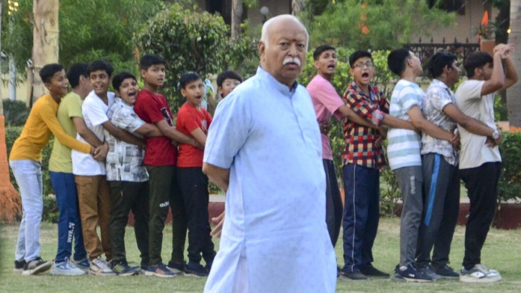 'Kutumb Prabodhan's work runs on 6 points', Bhagwat gave this lesson to the workers - India tv hindi