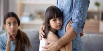 बच्चे में आत्मविश्वास की कमी? तो 2 मिनट के इस वीडियो में जाने 5 असरदार उपाय जो उनमे बढ़ाएंगे कॉन्फिडेंस और बदल सकते हैं उसकी सोच