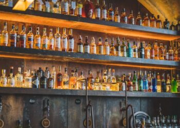 Liquor shops will open in UP shopping mall, sale will start in these 4 cities - India tv hindi