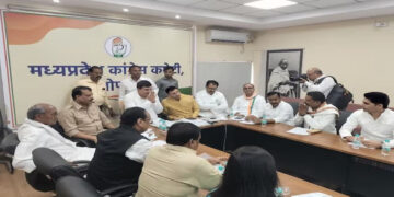 MP Congress Many Leaders Not Attend Meeting | Kamalnath Displeasure | Congress meeting | Newstrack Samachar | , Congress Meeting: Mahabharata in Madhya Pradesh Congress, did not reach the important meeting of the party, what is the reason for the displeasure of Kamal Nath. News Track in Hindi