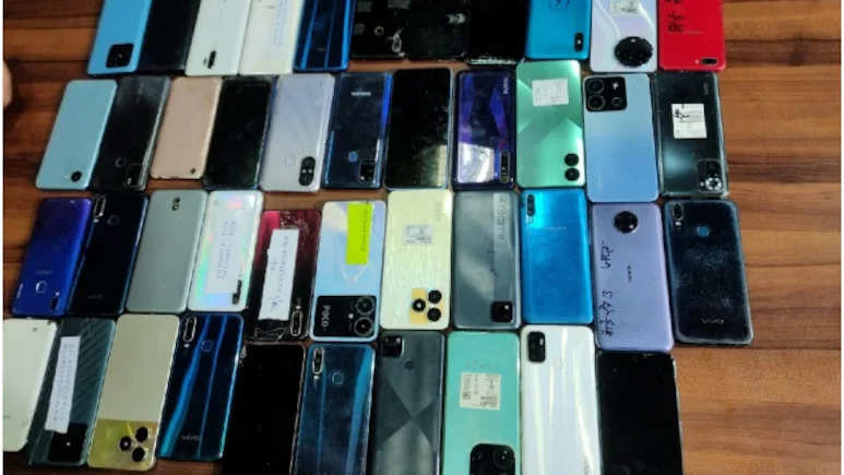Mobile thief gang busted in Jaipur, 2 arrested for stealing 43 smartphones worth 7 lakhs