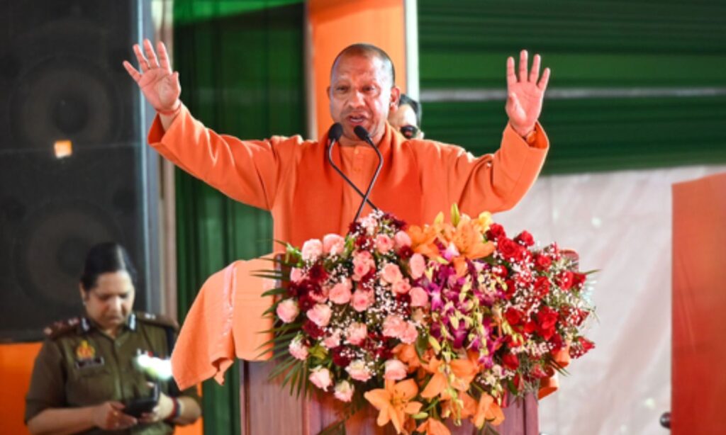 Name of secularism Mamata Bnerjee Giving Free Hand to Rioters CM Yogi Statement on West Bengal Violence | CM Yogi on Bengal Violence: Will not accept the ghosts of the lals… CM Yogi targeted Mamata Banerjee on Bengal violence. News Track in Hindi