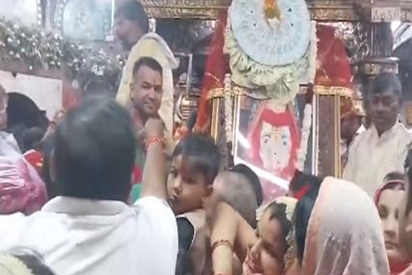 New Delhi - A crowd of devotees gathered on the third day of Chaitra Navratri in Kalkaji Temple