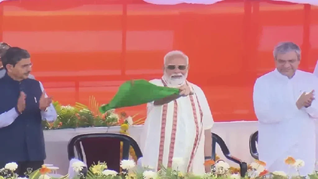 New Pamban Bridge Inauguation: PM Modi inaugurated the new Pamban bridge on Ram Navami, understood its operation, watch video, on Ram Navami PM Modi Inaugure New Pamban Bridge in Rameshwaram Tamil Nadu