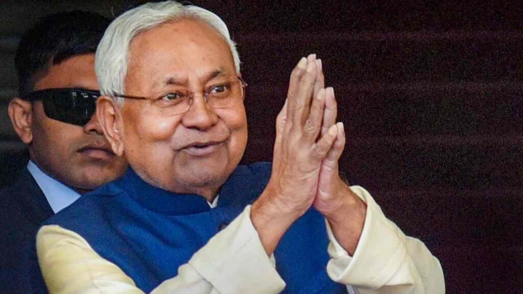 Nitish Cabinets Major Decisions Salary Hike for Ministers Thousands of New Government Jobs Announced Bihar News in Hindi | Bihar News: Outside in Bihar, ministers's bat, new government jobs were also announced. News Track in Hindi