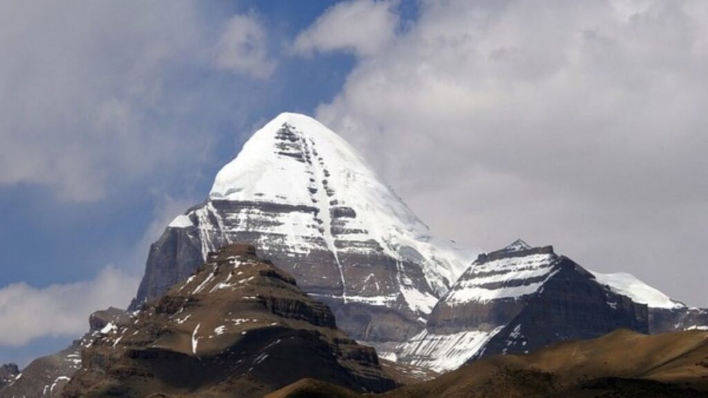 Online application for Kailash Mansarovar Yatra starts, know full details - India tv hindi