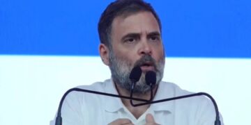 RSS Burned Constitution Rahul Gandhis Serious Charges also Targets PM Modi Says Nation is Fed Up With Them | 'RSS burnt the constitution ...' Rahul Gandhi made serious allegations on the Sangh, PM Modi also wrapped, said- The country has come from them. News Track in Hindi