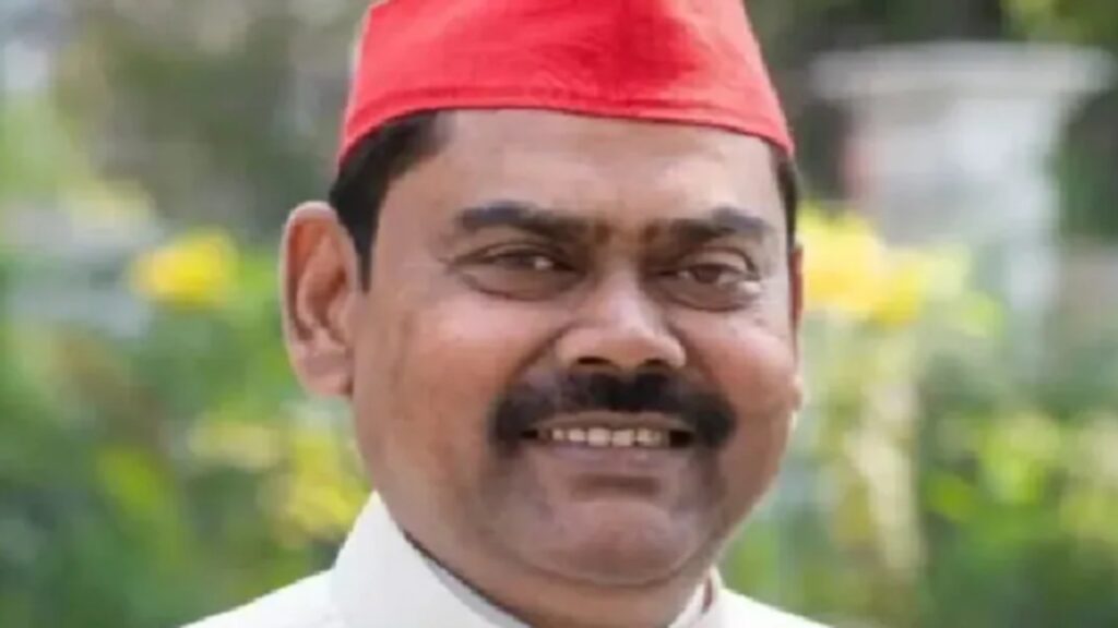 SP MLA Indrajit Saroj | SP MLA Indrajit Saroj News | UP News | Up latest news | UP Politics | Latest News in Hindi | Newstrack | If you cursed, Muslims would have been consumed .., SP MLA commented on deities. News Track in Hindi