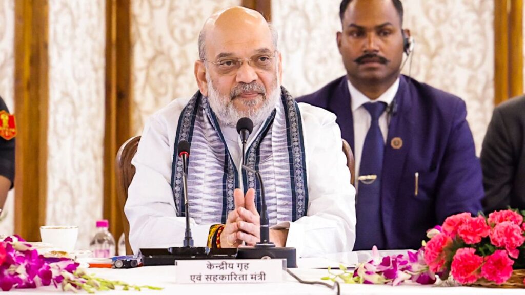 Shah reviewed a review meeting with security agencies, a big thing on the situation in Kashmir - India tv hindi